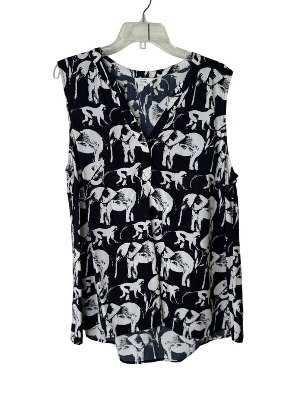 Crown & Ivy Womens Novelty Elephant Print HIgh/Low Blouse 2X Black & White Boho